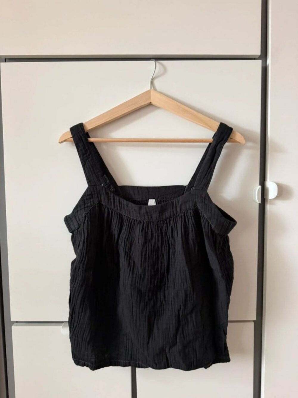 Women’s Black Crinkled Cotton Camisole Top, XS